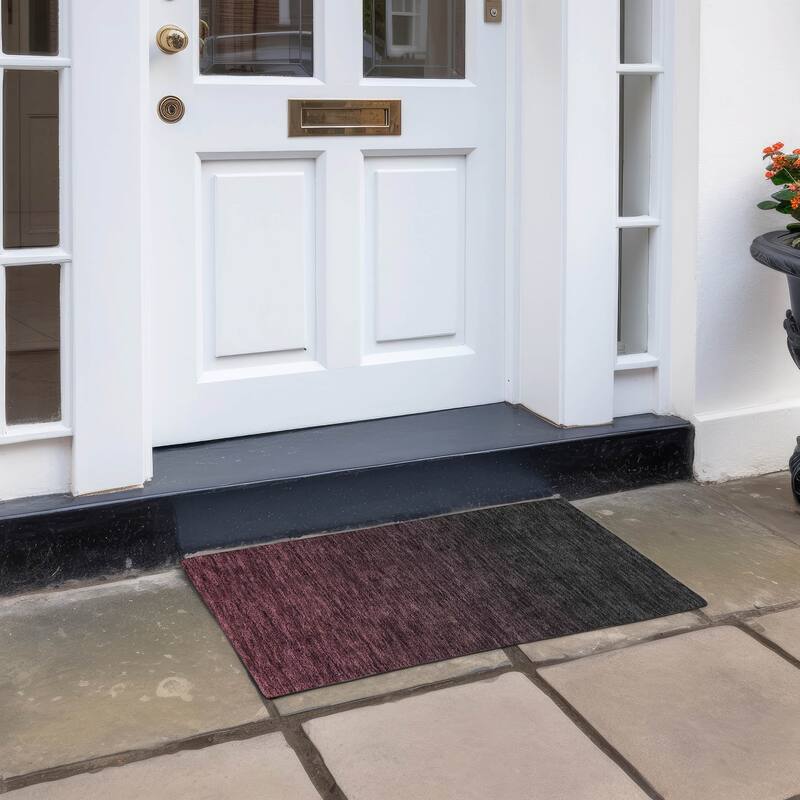 Machine Washable Indoor/ Outdoor Chantille Ombre Solid Rug - Merlot - 1'8" x 2'6"
