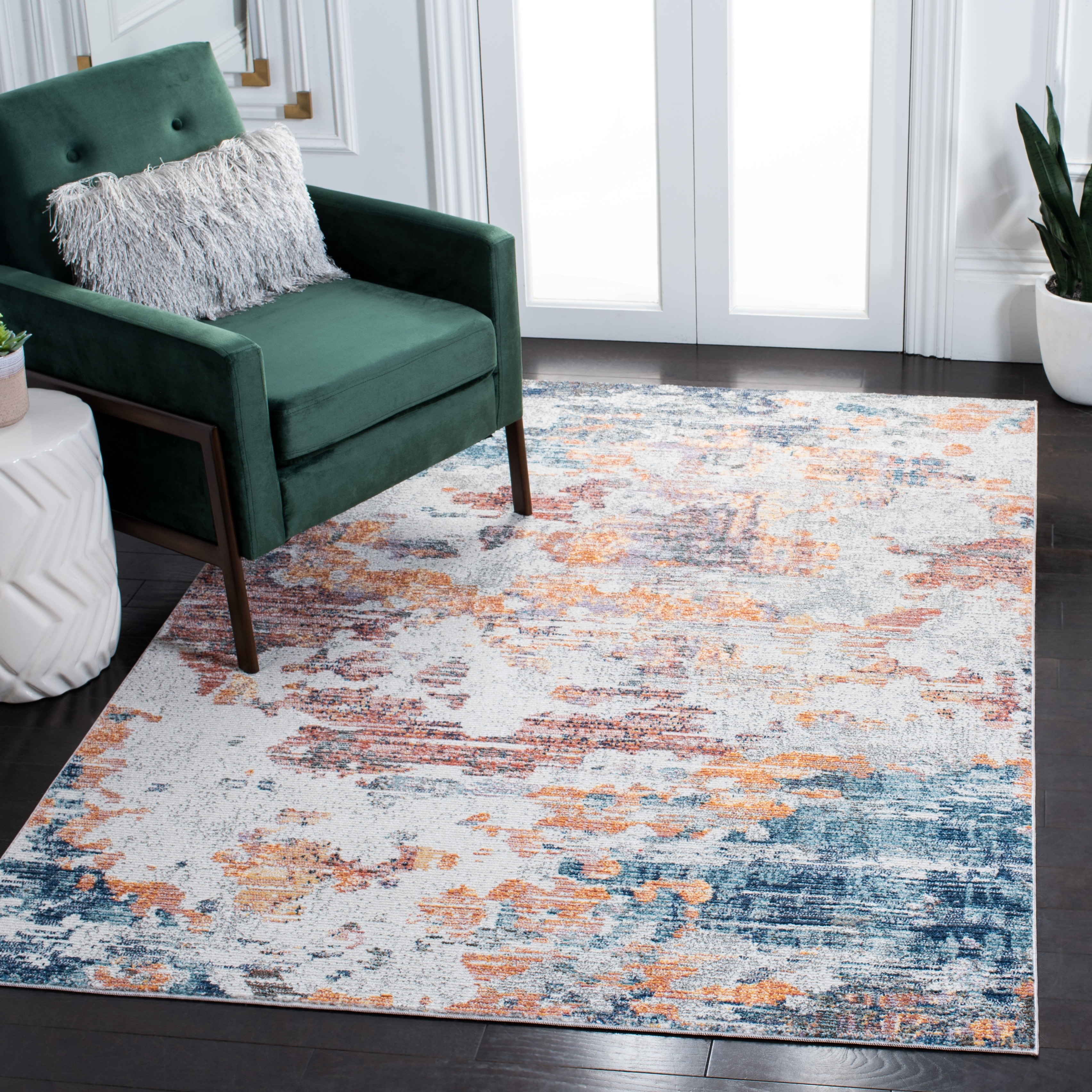 SAFAVIEH Crystal Nicolosa Modern Abstract Distressed Rug