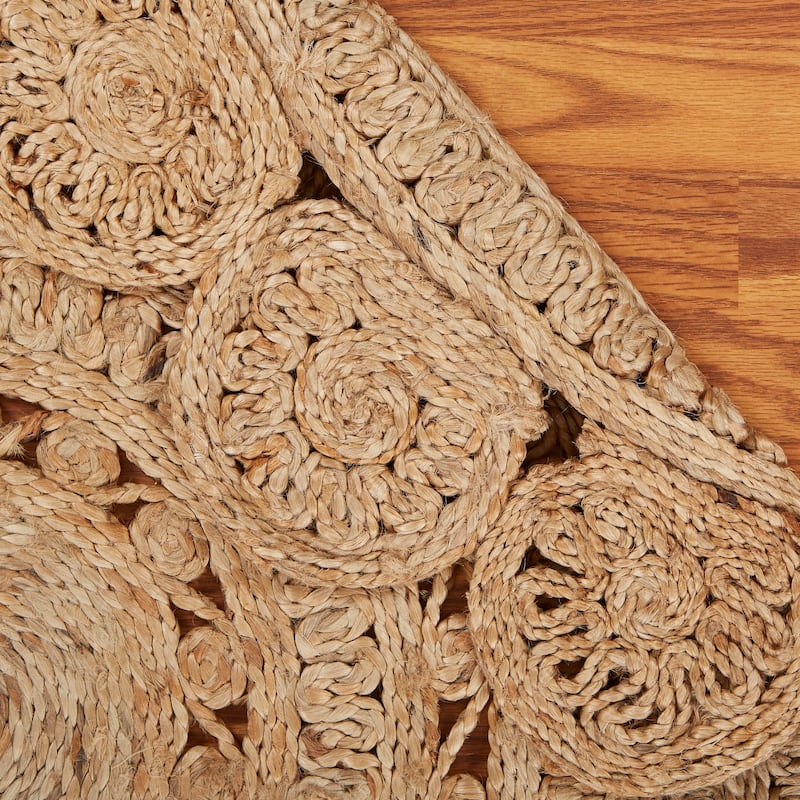 Sevita Bera Farmhouse Hand-Braided Jute Round Indoor Area Rug