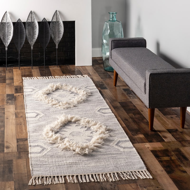 Nuloom Savannah Moroccan Tasseled Wool Area Rug - 2'6" x 6' Runner - Light Gray