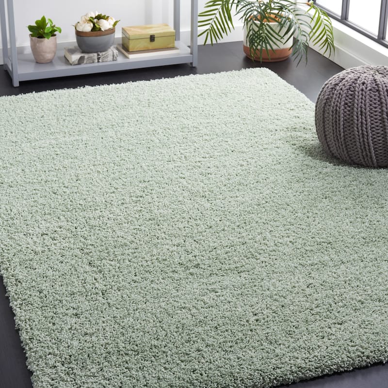 SAFAVIEH Laguna Shag Verdiana Solid Color 2-inch Thick Rug.