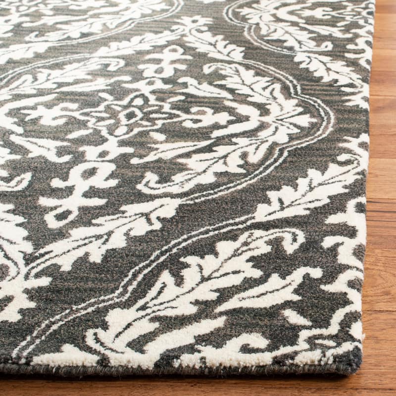 SAFAVIEH Handmade Blossom Iwona Modern Floral Wool Rug