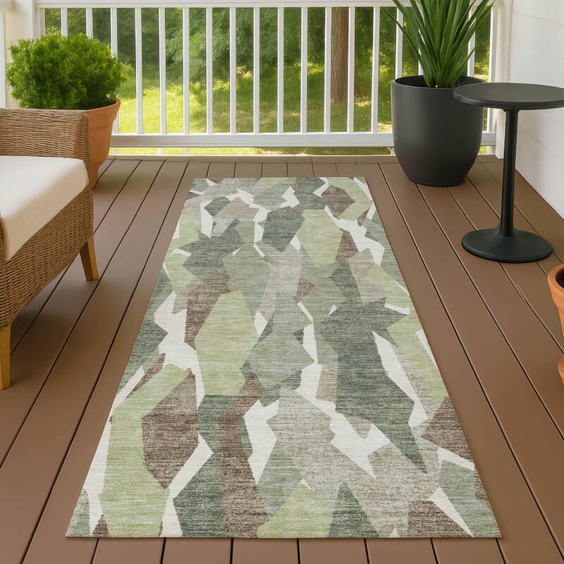 Machine Washable Indoor/ Outdoor Contemporary Dylan Chantille Rug - Fern - 2'3" x 7'6"