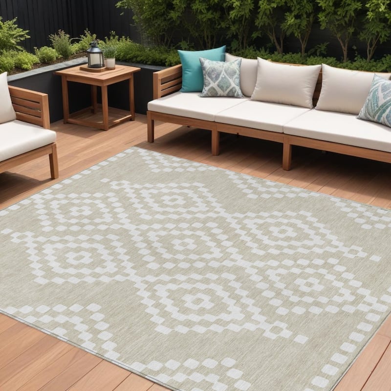 HomeRoots Geometric Transitional Rectangle Outdoor Rug - 9' X 12'
