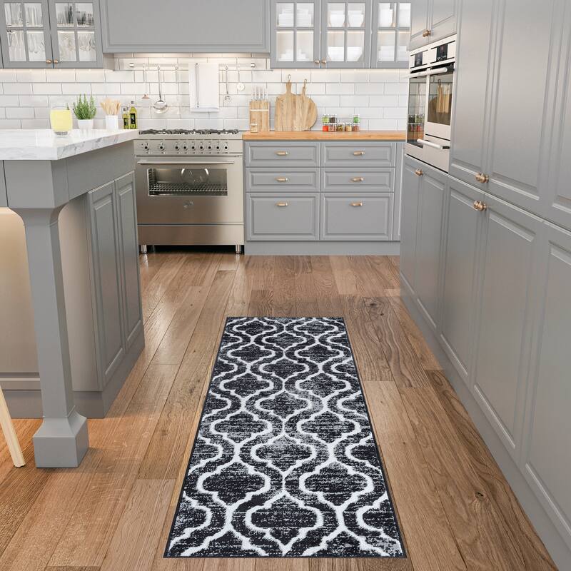 Wyman Farmhouse Geometric Indoor Area Rug
