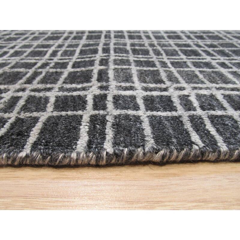Gray 5' x 8' Handmade Bamboo Silk Rug, Contemporary Simple Geometric Pattern, Soft & Stylish - L