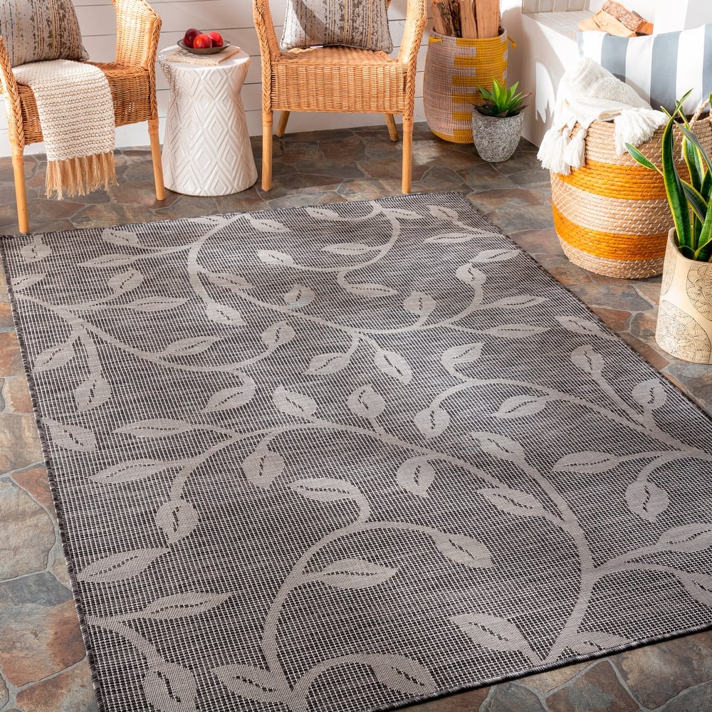 Livabliss Pasadena Traditional Indoor/Outdoor Area Rug
