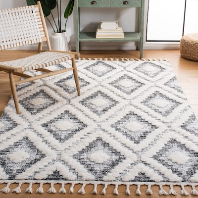 SAFAVIEH Moroccan Tassel Shag Helrike 2-inch Thick Rug