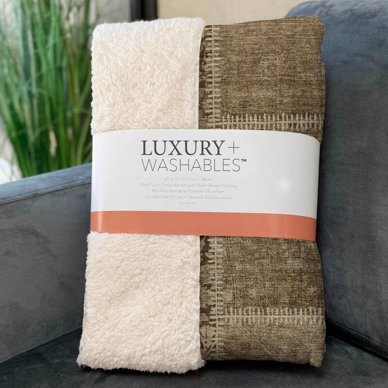 Premium Machine Washable Traditional Patchwork Sherpa Throw Blanket