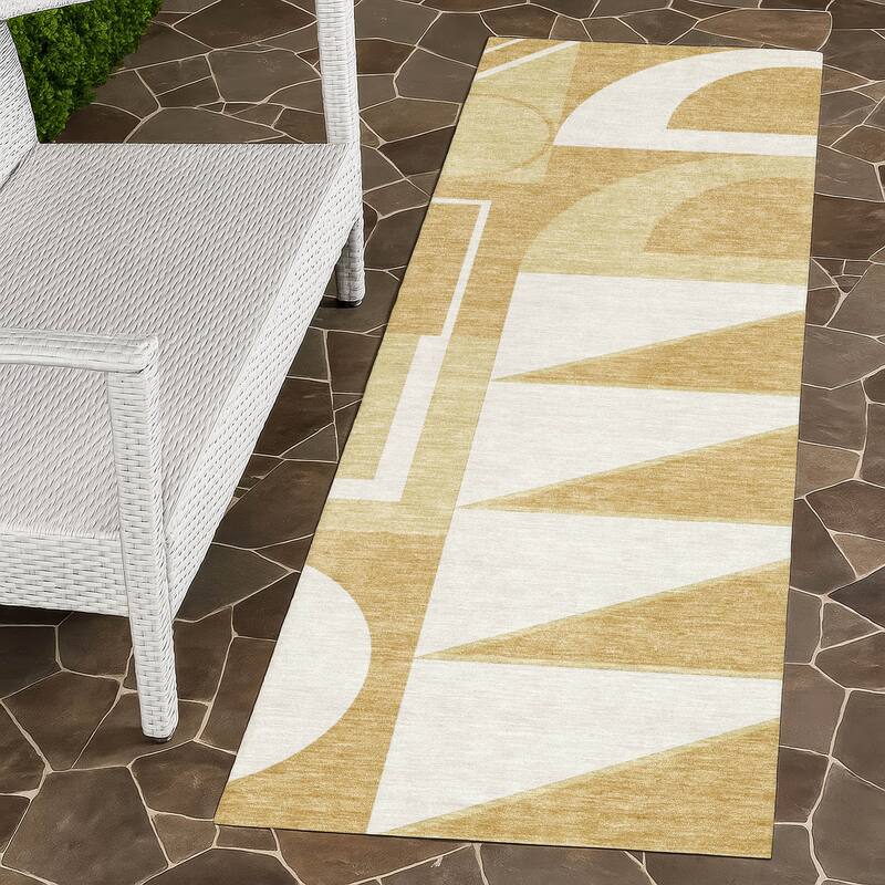 Machine Washable Indoor/ Outdoor Modern Crowley Chantille Rug - Gold - 2'3" x 7'6"