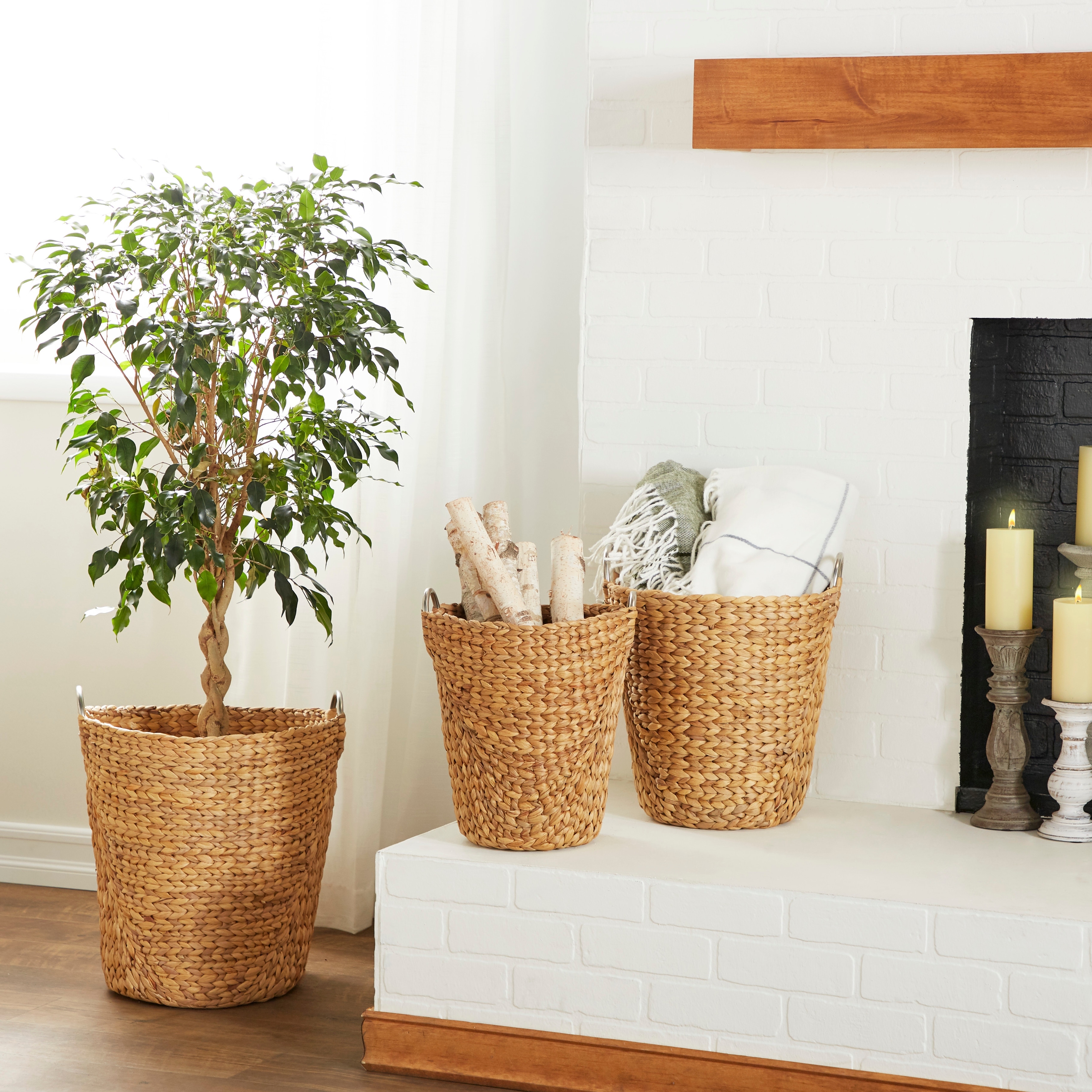 https://ak1.ostkcdn.com/images/products/is/images/direct/f05b124c7109191973c83becf4f7a55037be6ffd/Tan-Dried-Plant-Material-Coastal-Storage-Basket-%28Set-of-3%29.jpg