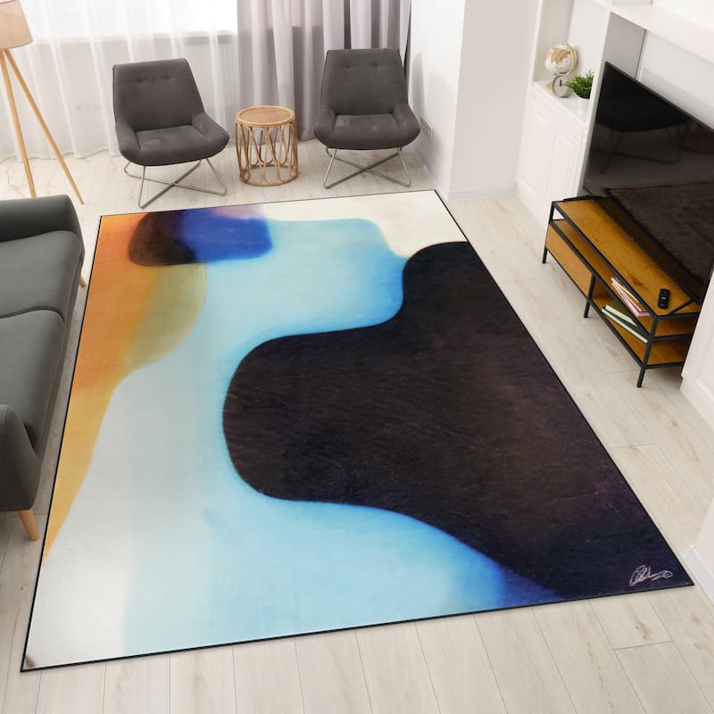 Interlocking V, Hand Washable Abstract Art Area Rug, power-loomed, 100% polyester, 2mm pile, non-slipping back - 7.5' x 10.3'