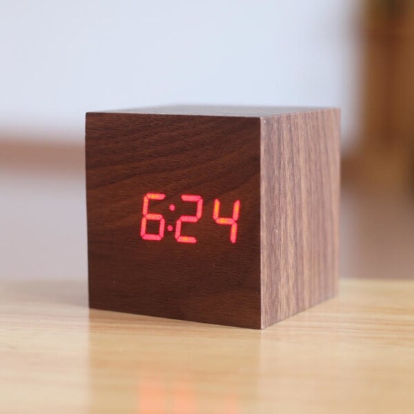 Wood Clock. Opens flyout.