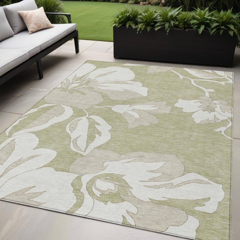 HomeRoots Floral Transitional Rectangle Outdoor Rug