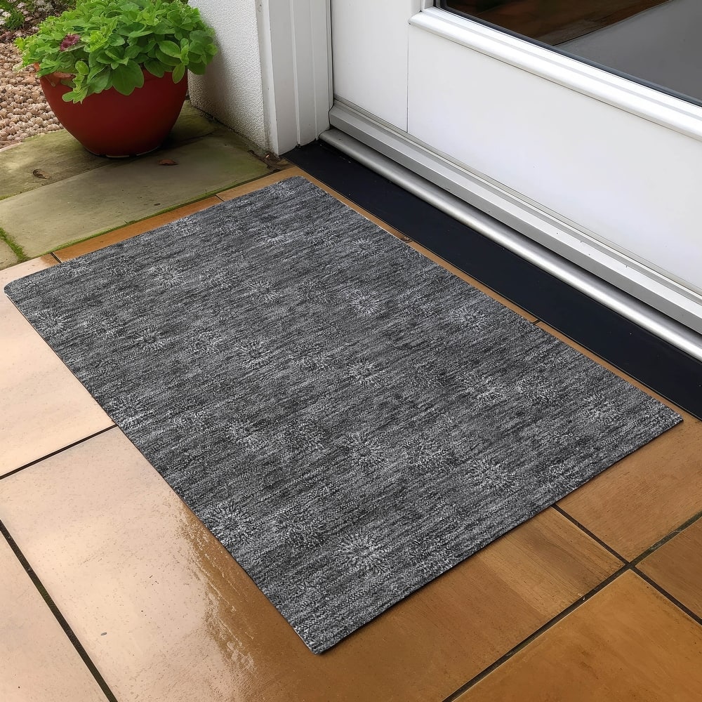 Machine Washable Indoor/ Outdoor Chantille Floral Burst Rug