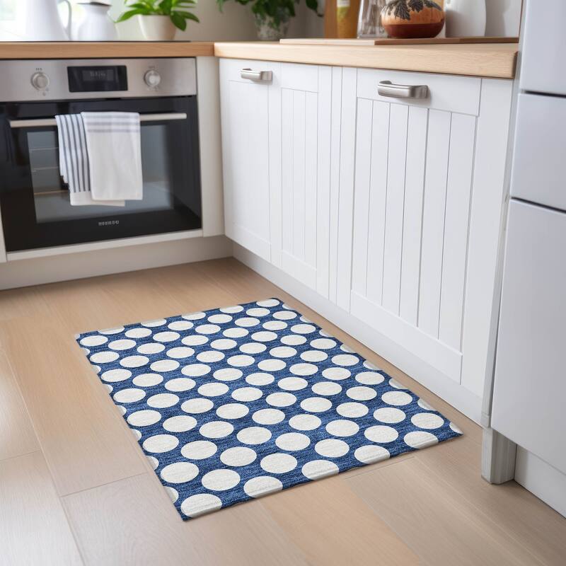 Machine Washable Indoor/ Outdoor Chantille Modern Dots Rug