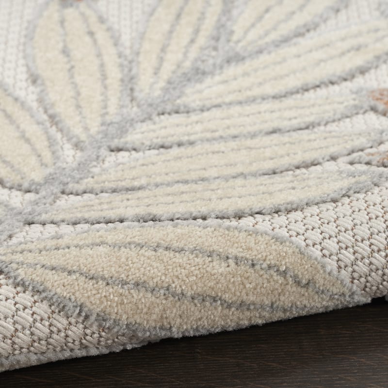 HomeRoots Contemporary Rectangle Outdoor Rug - 4' X 6'