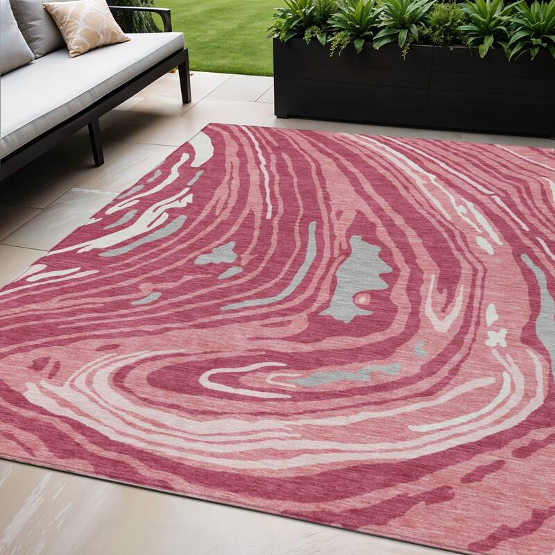 HomeRoots Abstract Transitional Rectangle Outdoor Rug - 5' X 8'