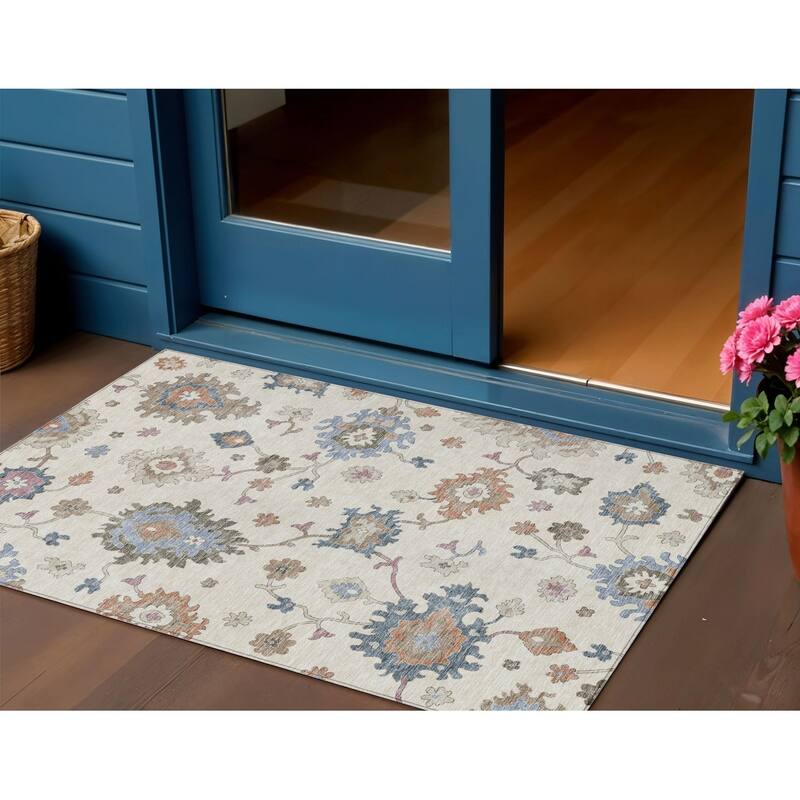 HomeRoots Floral Transitional Rectangle Outdoor Rug - 3' x 5'