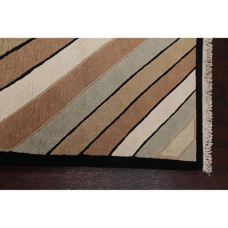 Contemporary Nepalese Vegetable Dye Area Rug Hand-knotted Wool Carpet - 6'1" x 8'10"