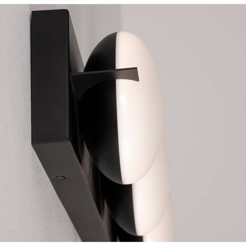 Gates 24" LED Vanity Light - 24"L x 4.5"Ext x 4.75"W x 4.5"H - 24"L x 4.5"Ext x 4.75"W x 4.5"H