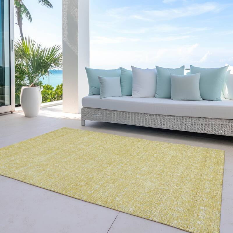 Machine Washable Indoor/ Outdoor Chantille Traditional Floral Rug