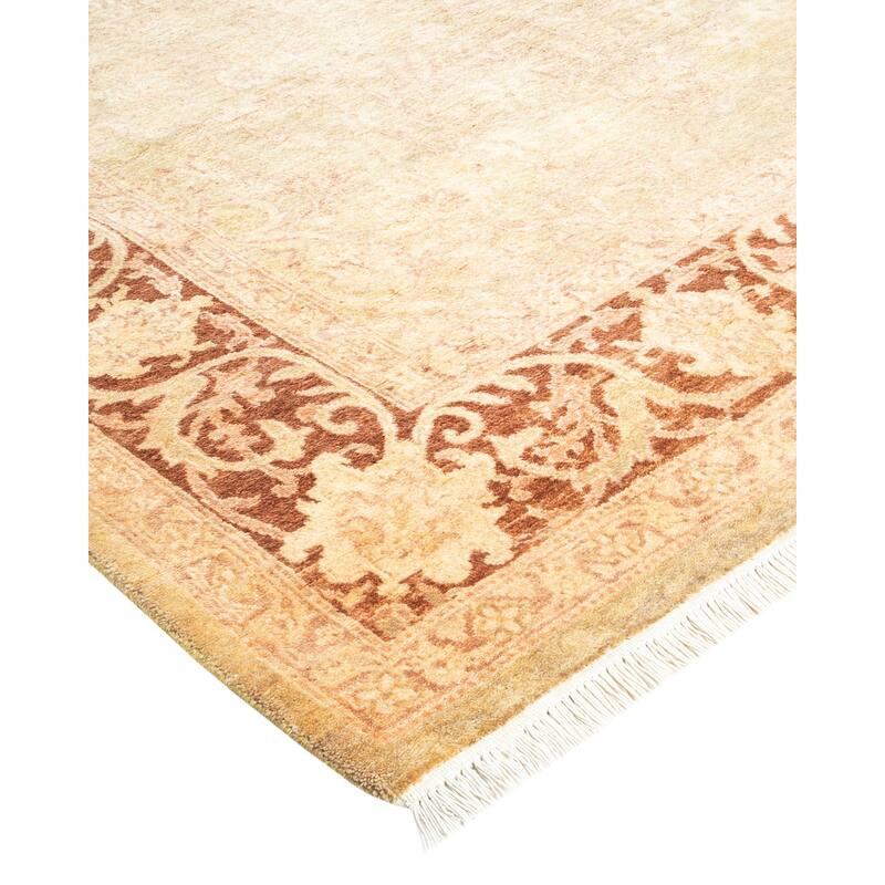 Overton Handknotted Wool Traditional Oriental Light Gray Area Rug - 4' x 6'