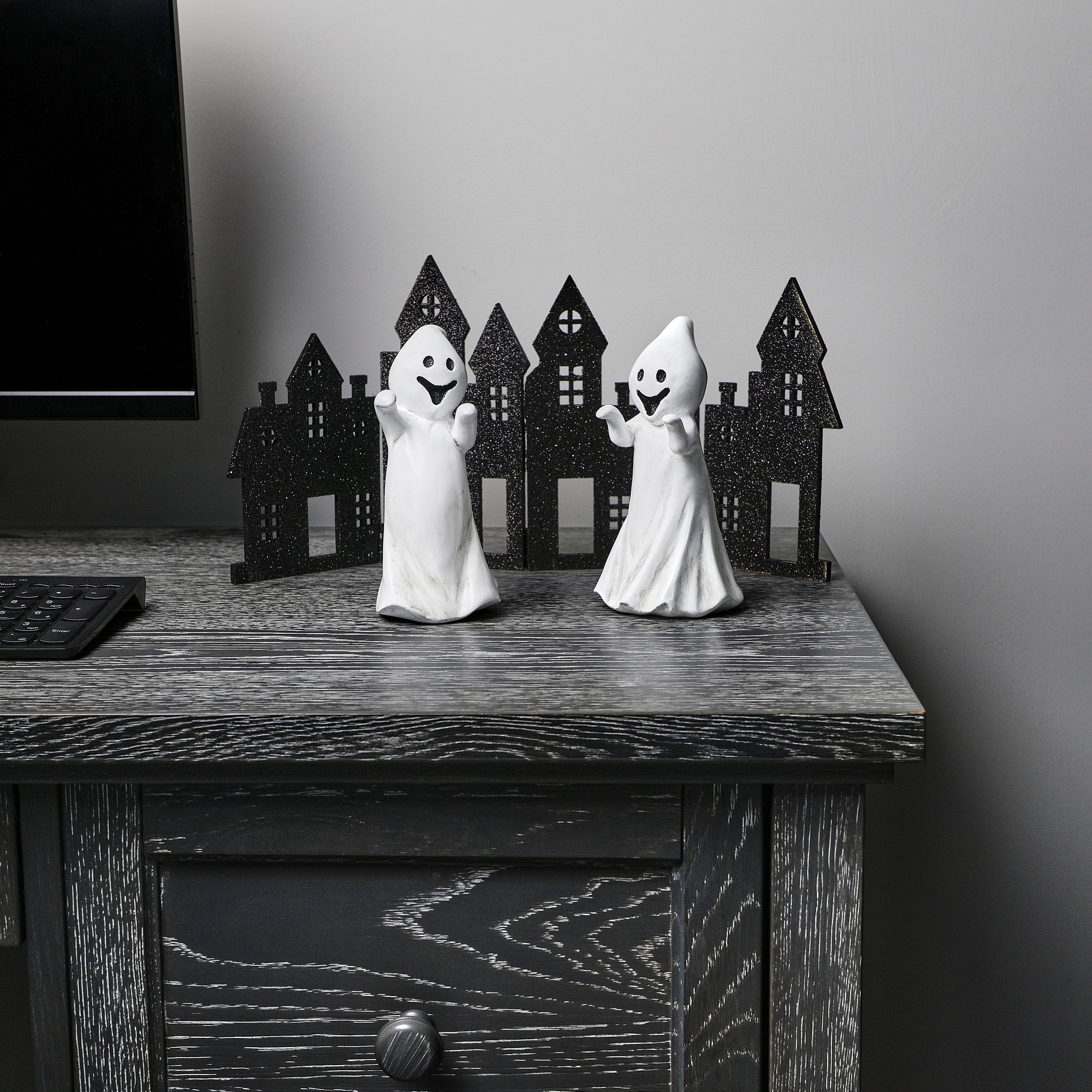 6.5" Resin Ghostly Ghost Set of 2