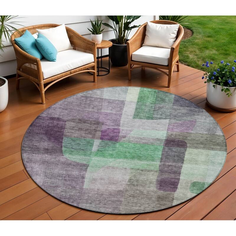 HomeRoots Abstract Transitional Rectangle Outdoor Rug - 8' Round