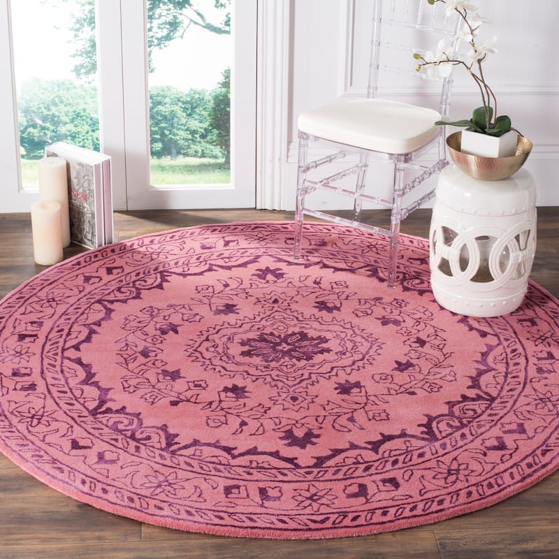 SAFAVIEH Handmade Glamour Gudmundina Modern Viscose Rug