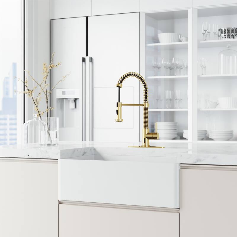VIGO Edison 19" H Single Handle Pull-Down Sprayer Kitchen Faucet Set with Touchless Sensor