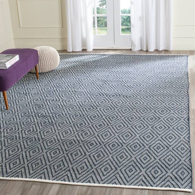 SAFAVIEH Handmade Flatweave Montauk Shkurte Cotton Rug - 9' x 12' - Navy/Ivory