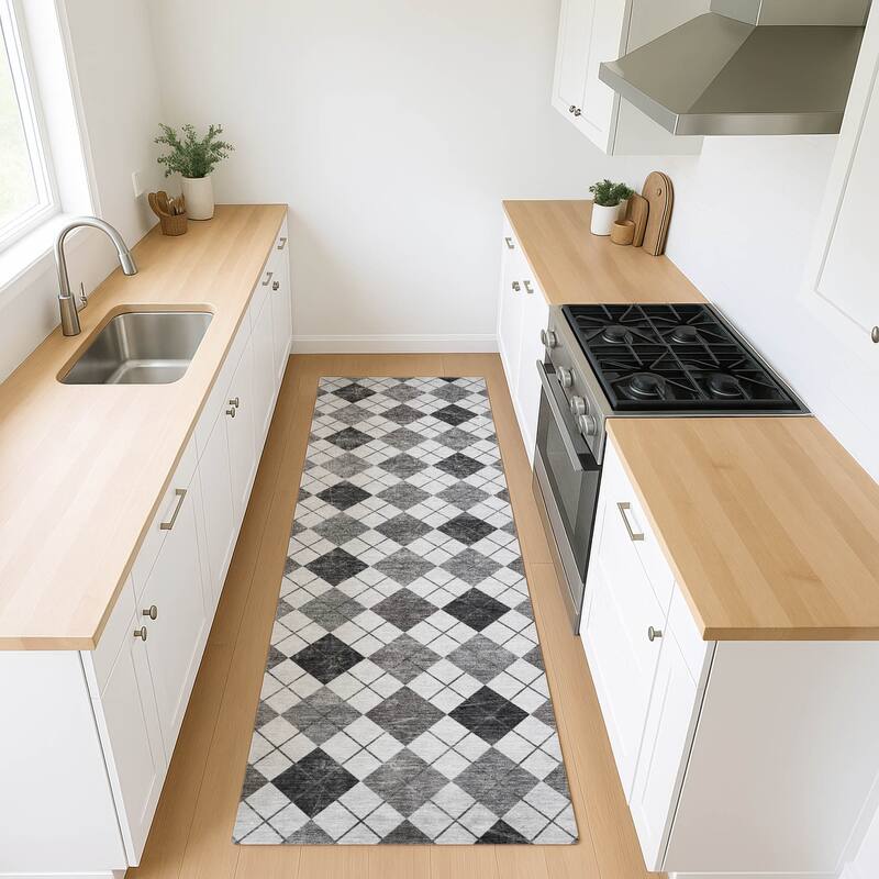 Machine Washable Indoor/ Outdoor Modern Argyle Chantille Rug
