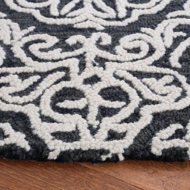SAFAVIEH Handmade Blossom Mahalia Modern Floral Wool Rug