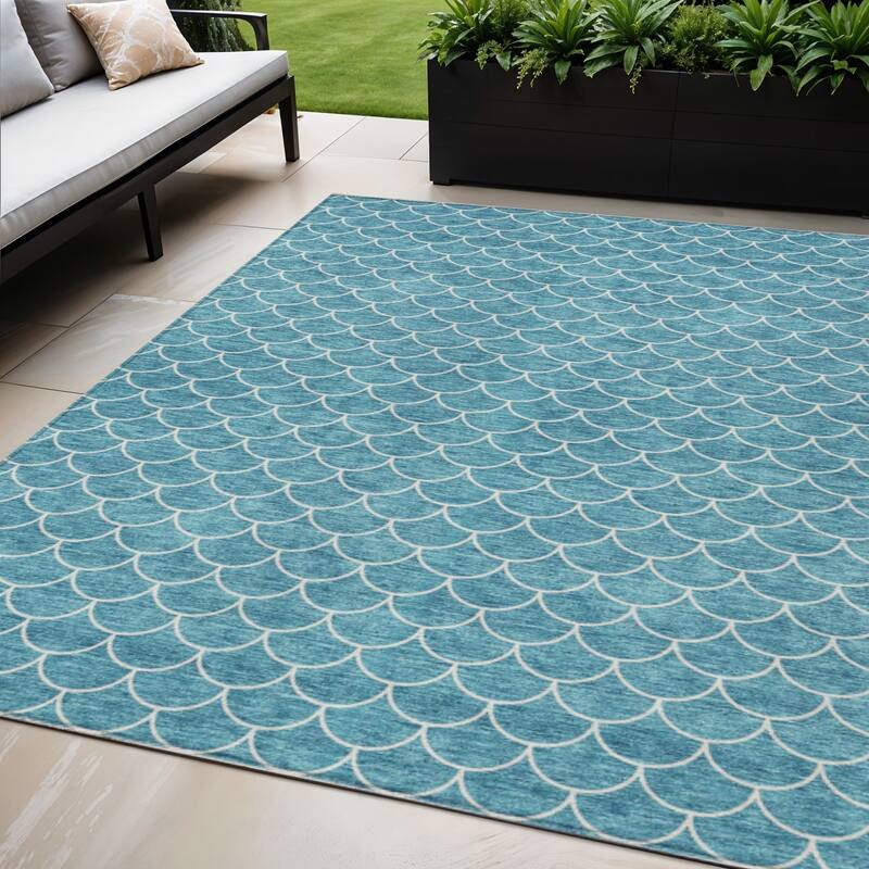 HomeRoots Geometric Transitional Rectangle Outdoor Rug - 5' X 8'