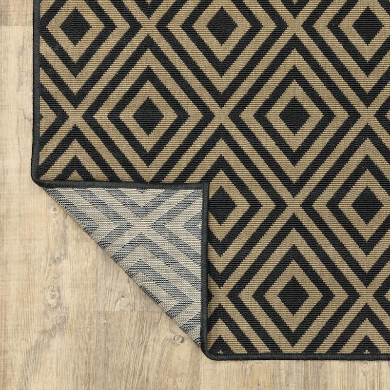 Vista Home Malta Black/Tan Diamond Indoor-Outdoor Rug.