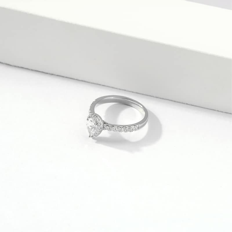 3/4ct TDW Diamond Pear Shape Halo Engagement Ring in 10k Gold