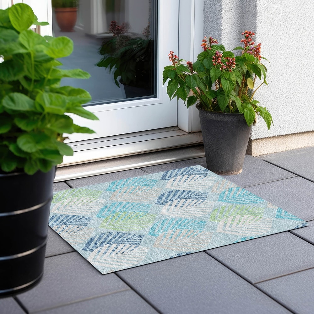 Machine Washable Indoor/ Outdoor Chantille Casual Palm Leaf Rug
