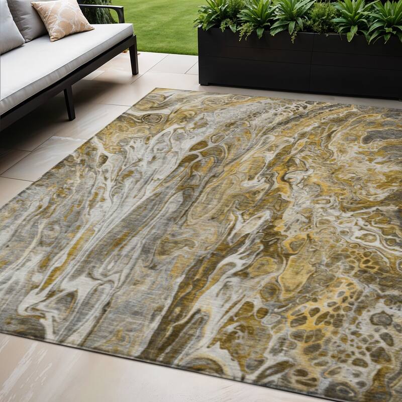 HomeRoots Abstract Contemporary Rectangle Outdoor Rug - 5' X 8'