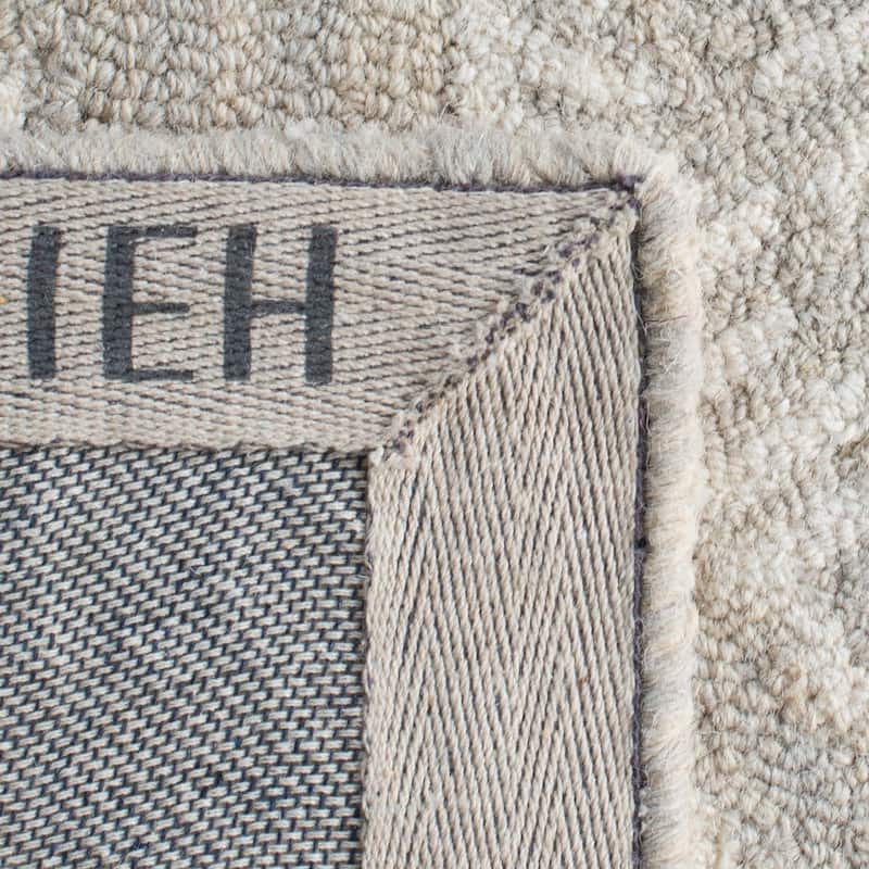 SAFAVIEH Handmade Micro-Loop Sarma Wool Rug