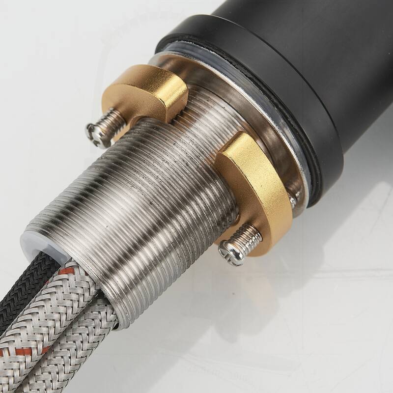 Versatile Sink Faucet with Pull Out Sprayer