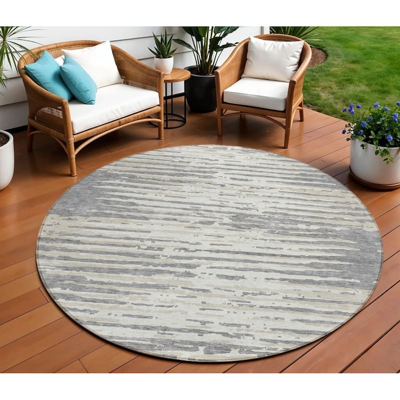 HomeRoots Striped Transitional Rectangle Outdoor Rug - 8' Round