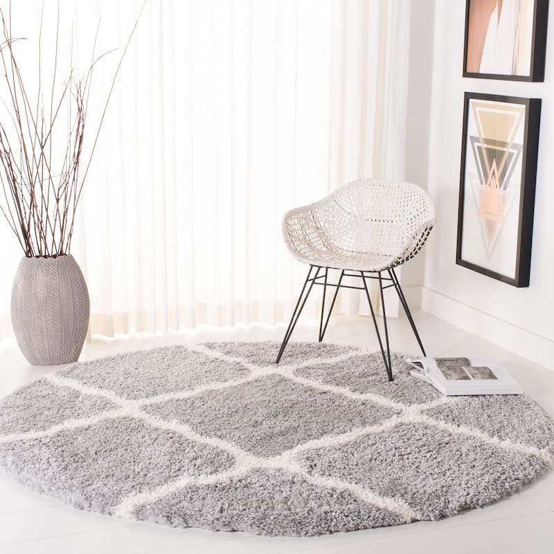 SAFAVIEH Fontana Shag Christina Trellis 2-inch Thick Rug - 6'7" Round - Grey/Cream