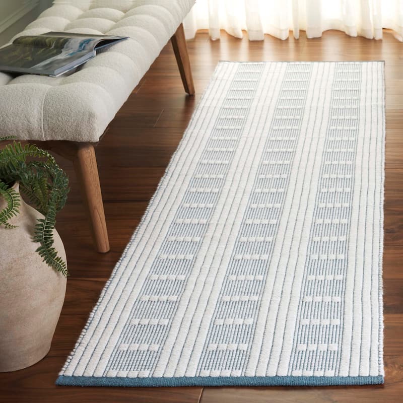 SAFAVIEH Handmade Flatweave Lynann Vermont Wool & Cotton Rug - 2'3" x 8' Runner - Blue/Ivory