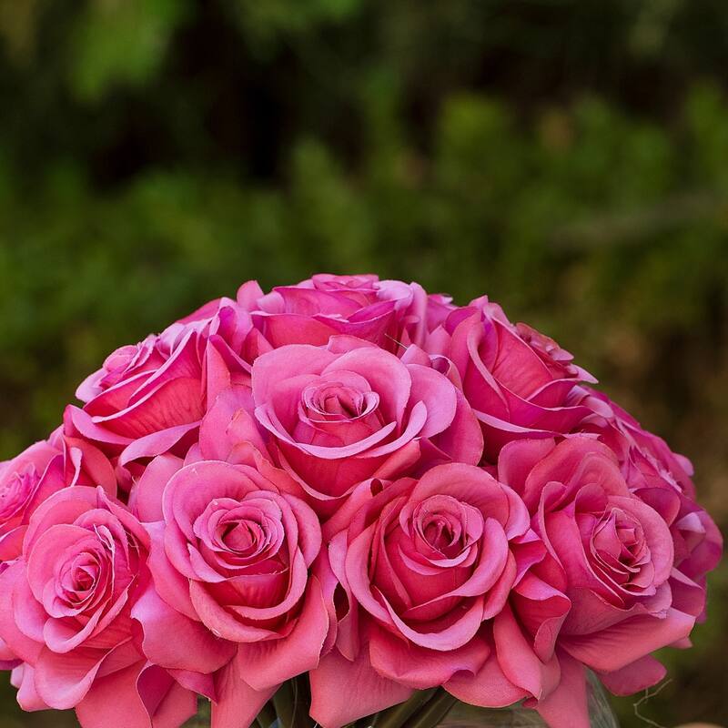 Enova Home 16 Heads Artificial Silk Rose Flowers in Round Glass Vase With Faux Water For Home Wedding Decoration