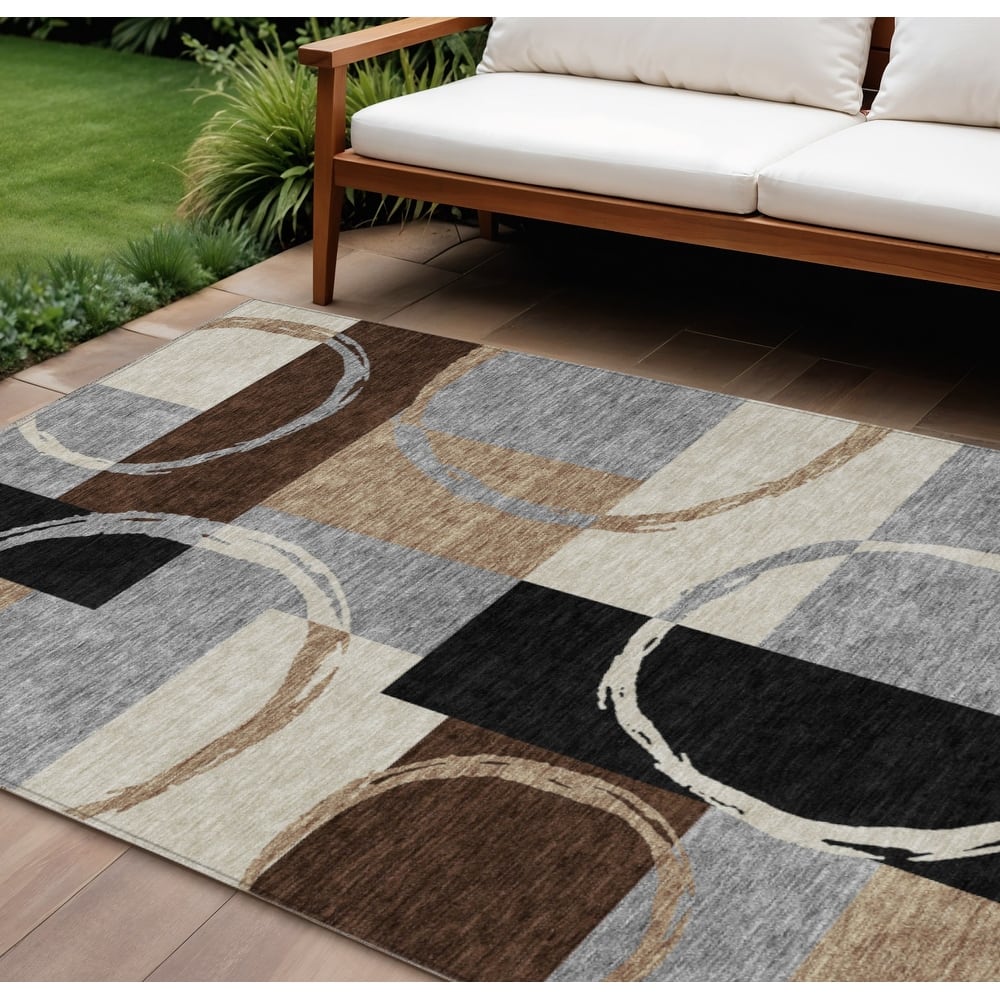 HomeRoots Geometric Modern Rectangle Outdoor Rug