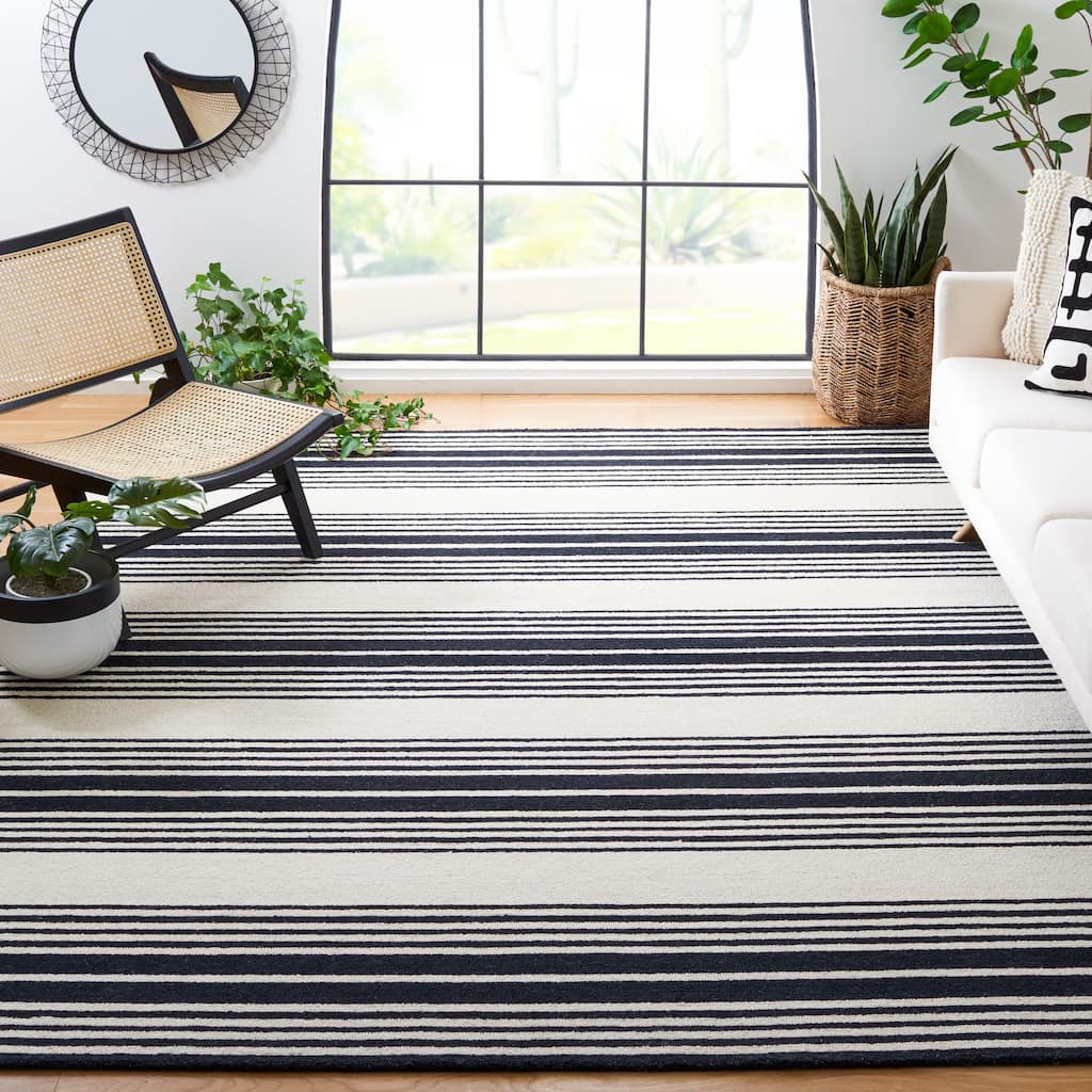 SAFAVIEH Handmade Metro Lucyna Stripe Wool Rug