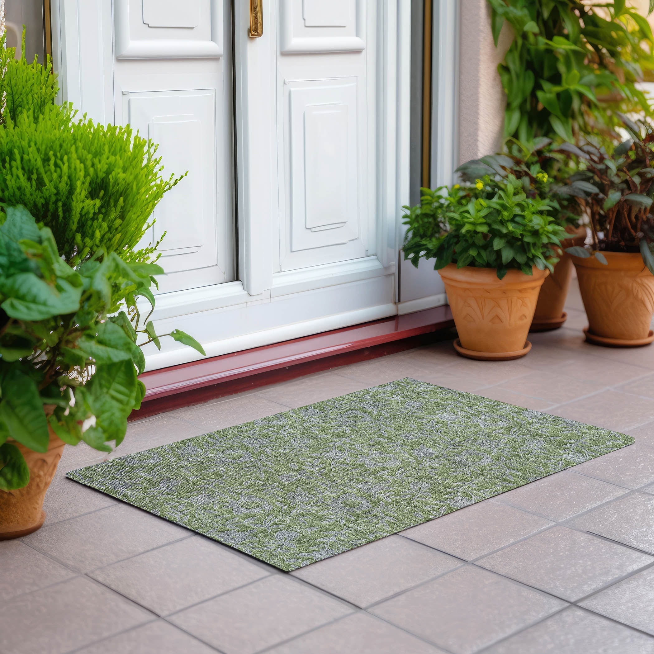 Machine Washable Indoor/ Outdoor Chantille Floral Rug