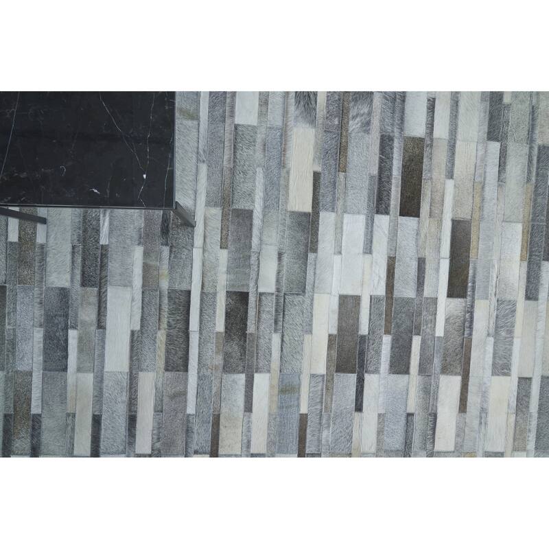 EXQUISITE RUGS Natural Hide Hand-stitched Leather Hide Grey Area Rug.