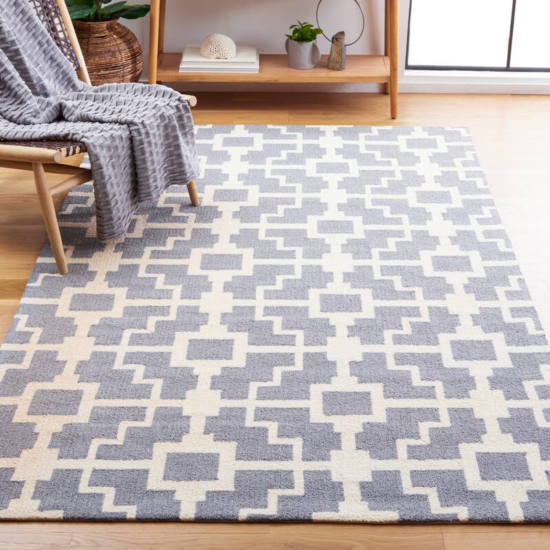 SAFAVIEH Handmade Four Seasons Dashamira Floral Rug